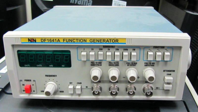 GENERATOR FUNKCYJNY DF 1641A [132/2022/1] : ZiS PB : https://zsdpb.edu.pl