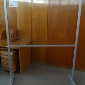 PARAWAN BIUROWY – STOJAKI Z PROFILI ALUMINIOWYCH 150*190CM (31/2026/9)