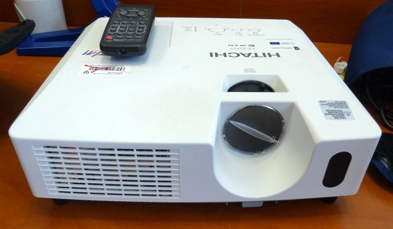 PROJEKTOR HITACHI CP-X2510 (81/2026/3) - obrazek 2